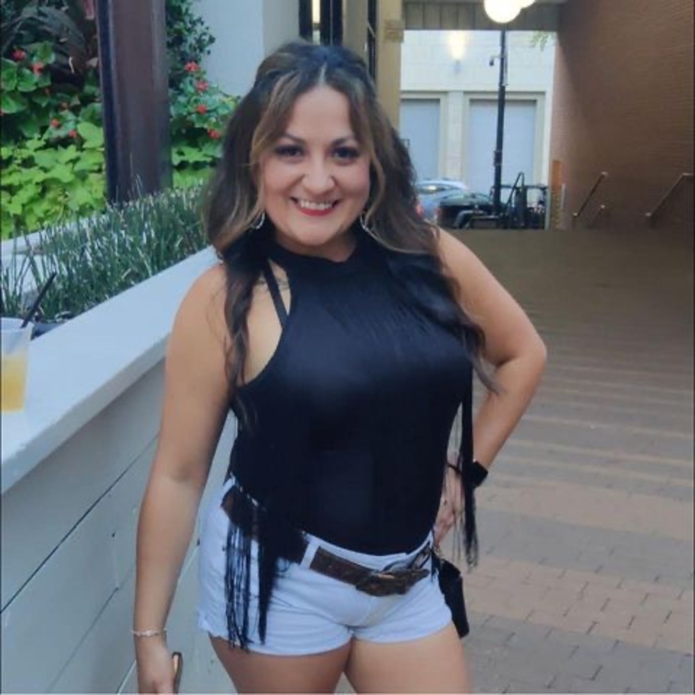 Meet your Posher, Desiree